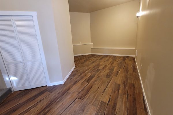 laminate hardwood-flooring in living room-1440x960